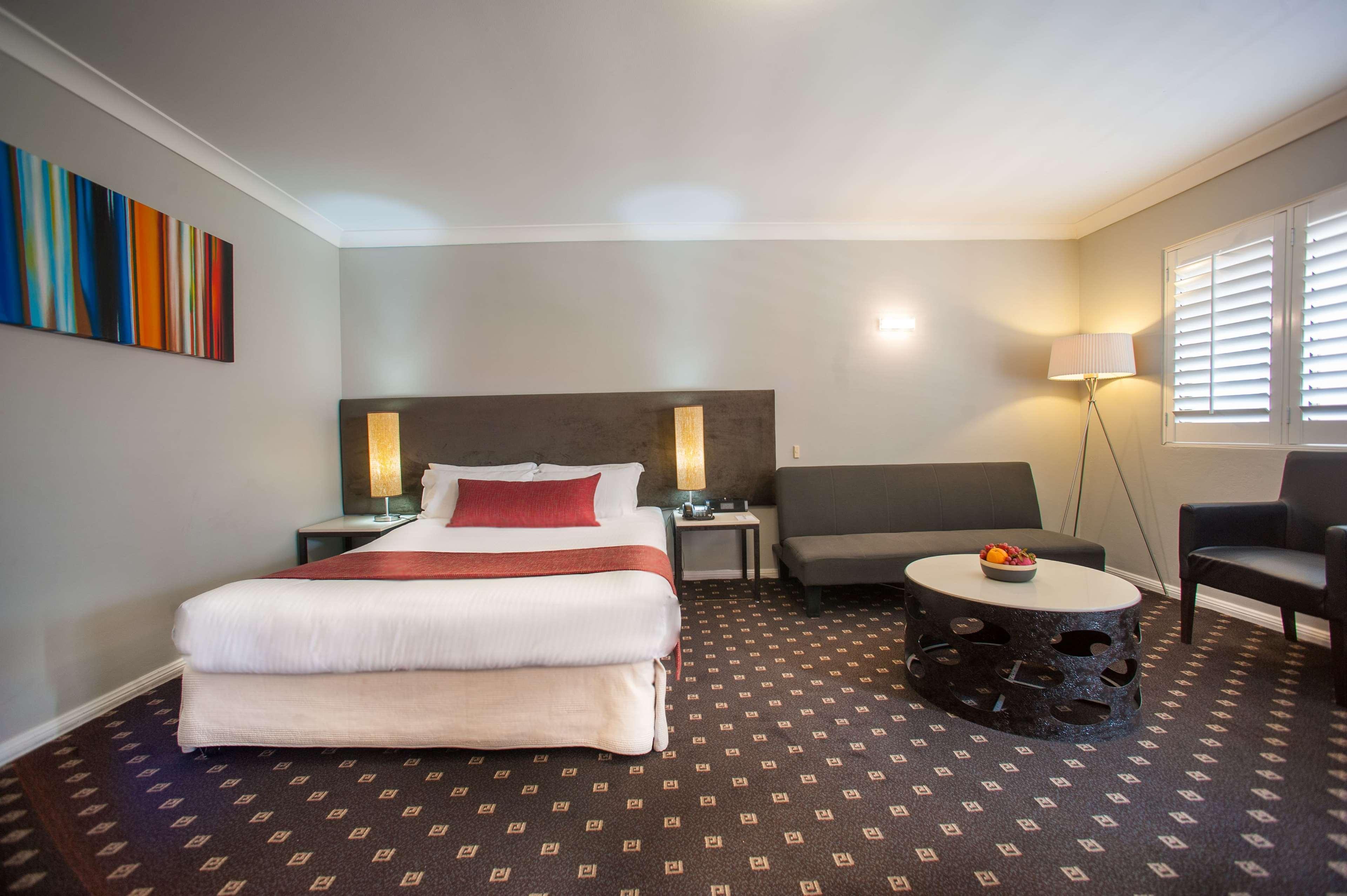 Ramada Hotel & Suites By Wyndham Cabramatta Extérieur photo