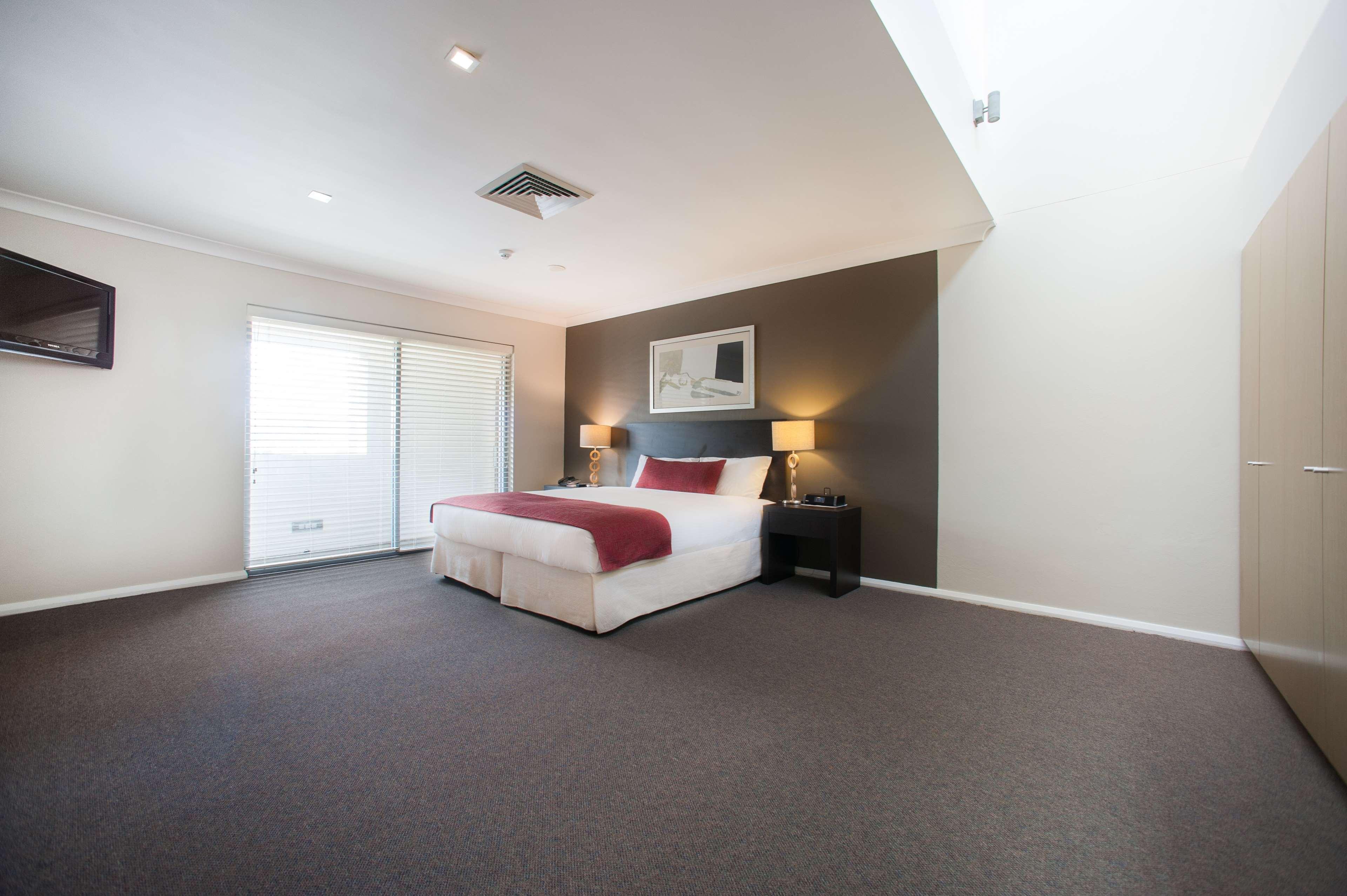 Ramada Hotel & Suites By Wyndham Cabramatta Extérieur photo