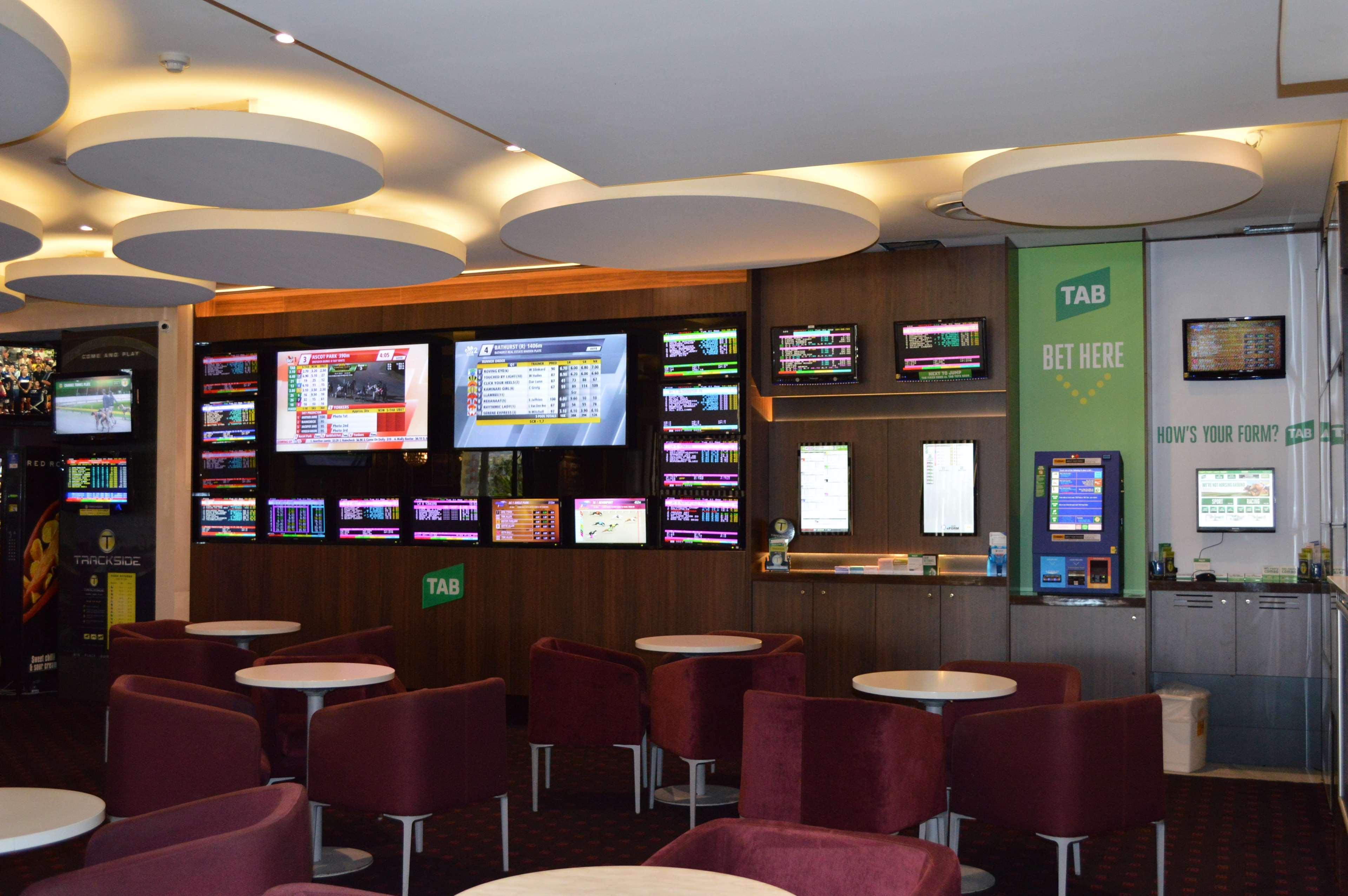 Ramada Hotel & Suites By Wyndham Cabramatta Extérieur photo