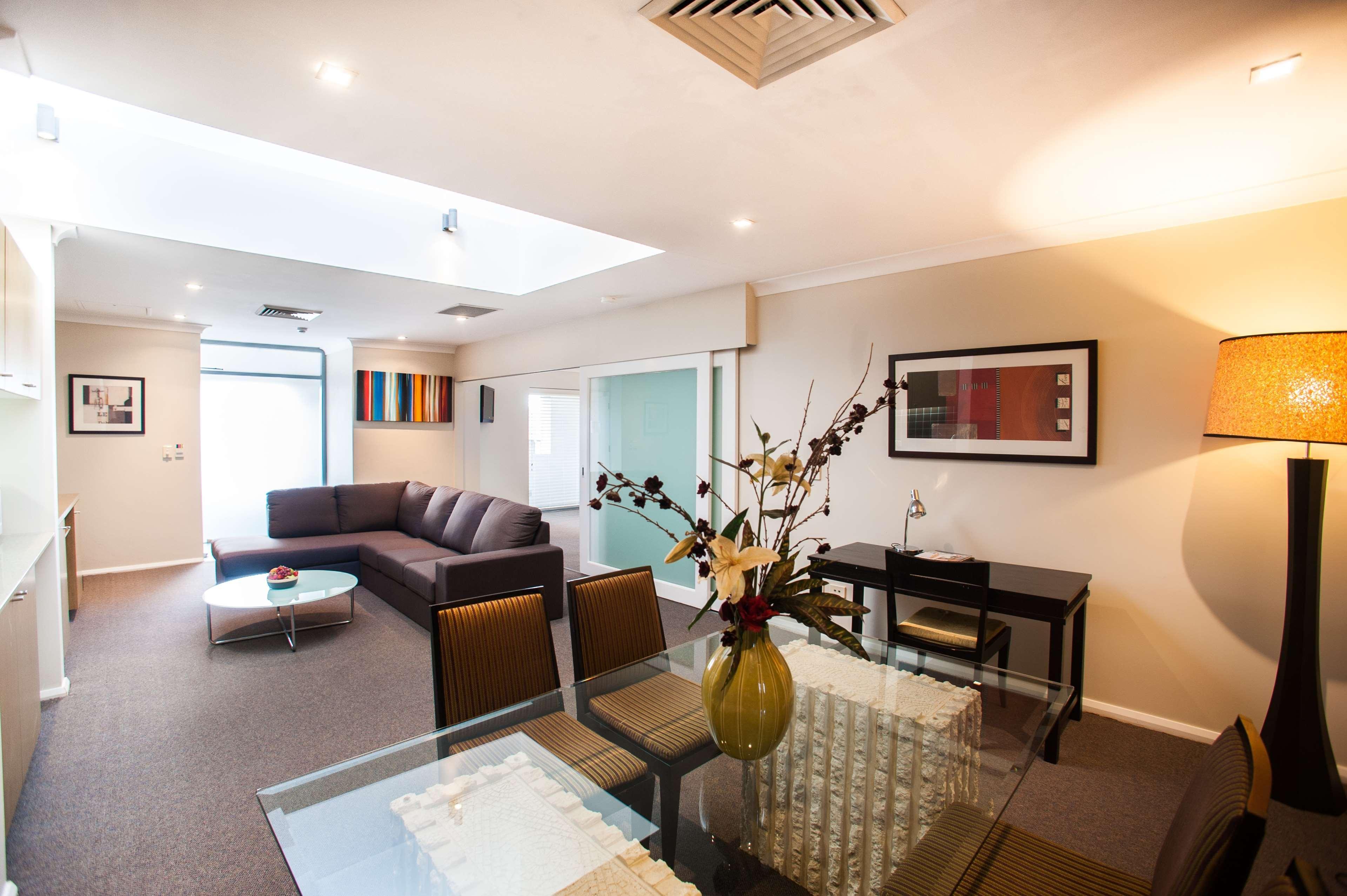 Ramada Hotel & Suites By Wyndham Cabramatta Extérieur photo