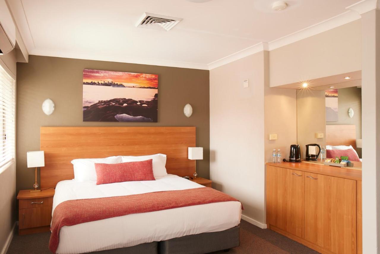 Ramada Hotel & Suites By Wyndham Cabramatta Extérieur photo