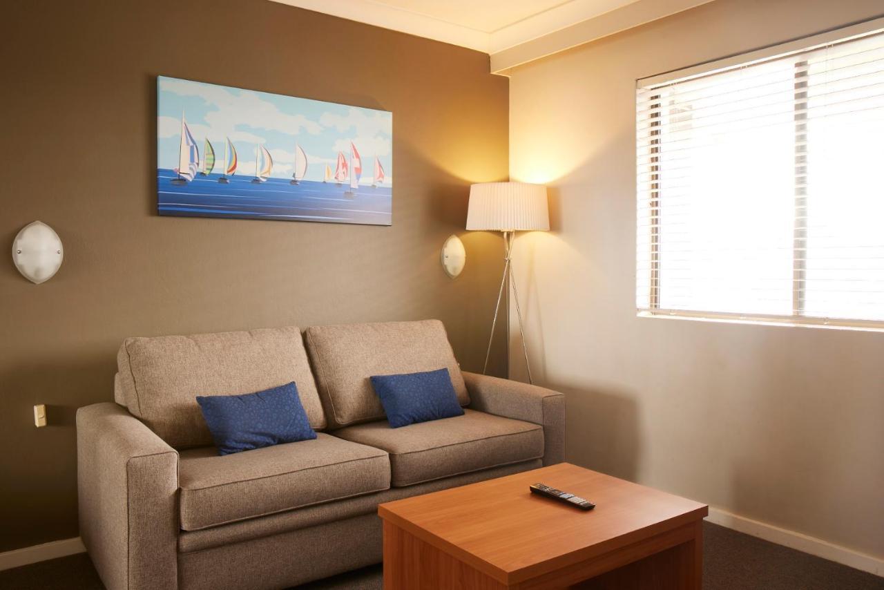 Ramada Hotel & Suites By Wyndham Cabramatta Extérieur photo