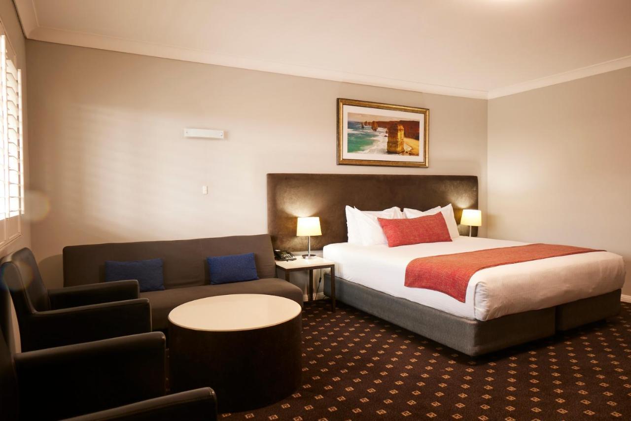 Ramada Hotel & Suites By Wyndham Cabramatta Extérieur photo