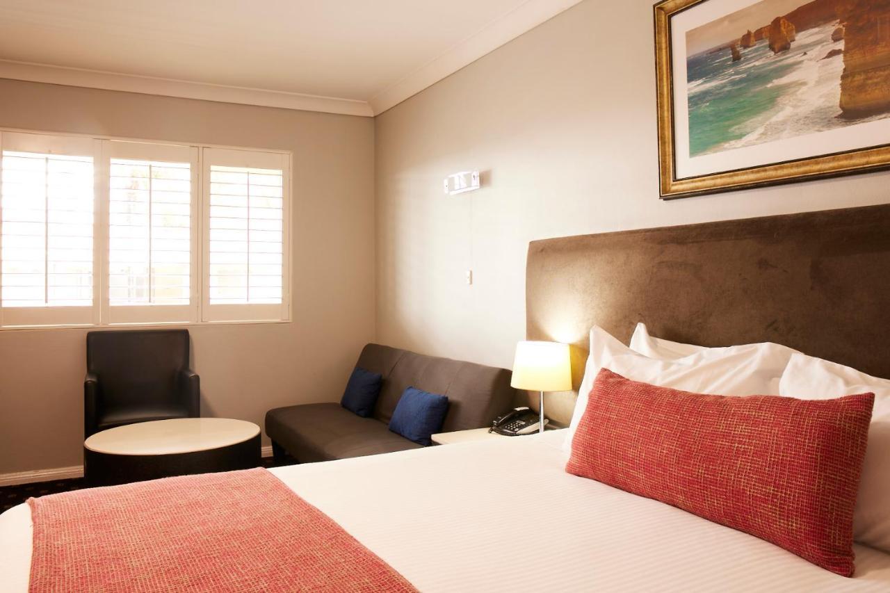 Ramada Hotel & Suites By Wyndham Cabramatta Extérieur photo