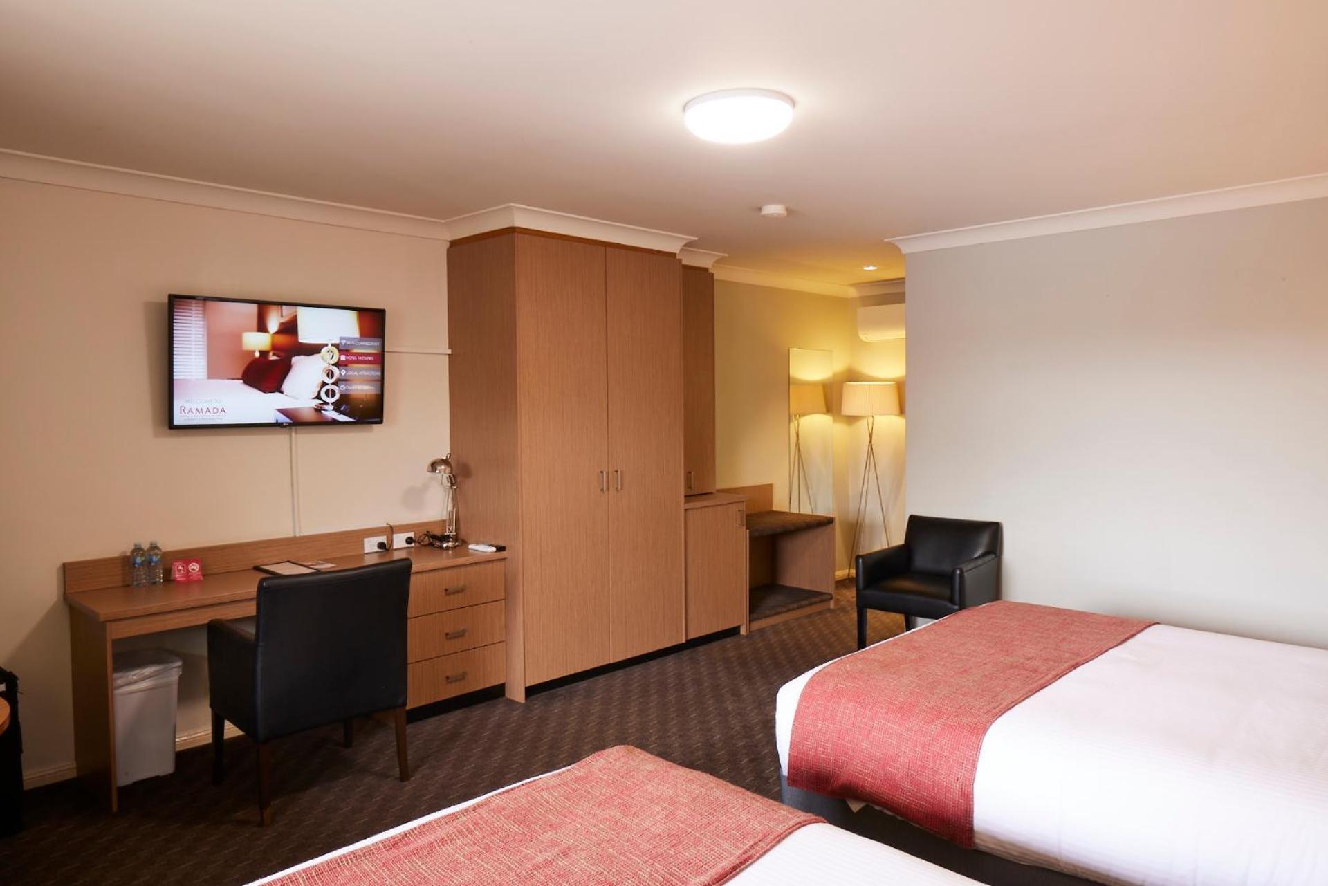 Ramada Hotel & Suites By Wyndham Cabramatta Extérieur photo