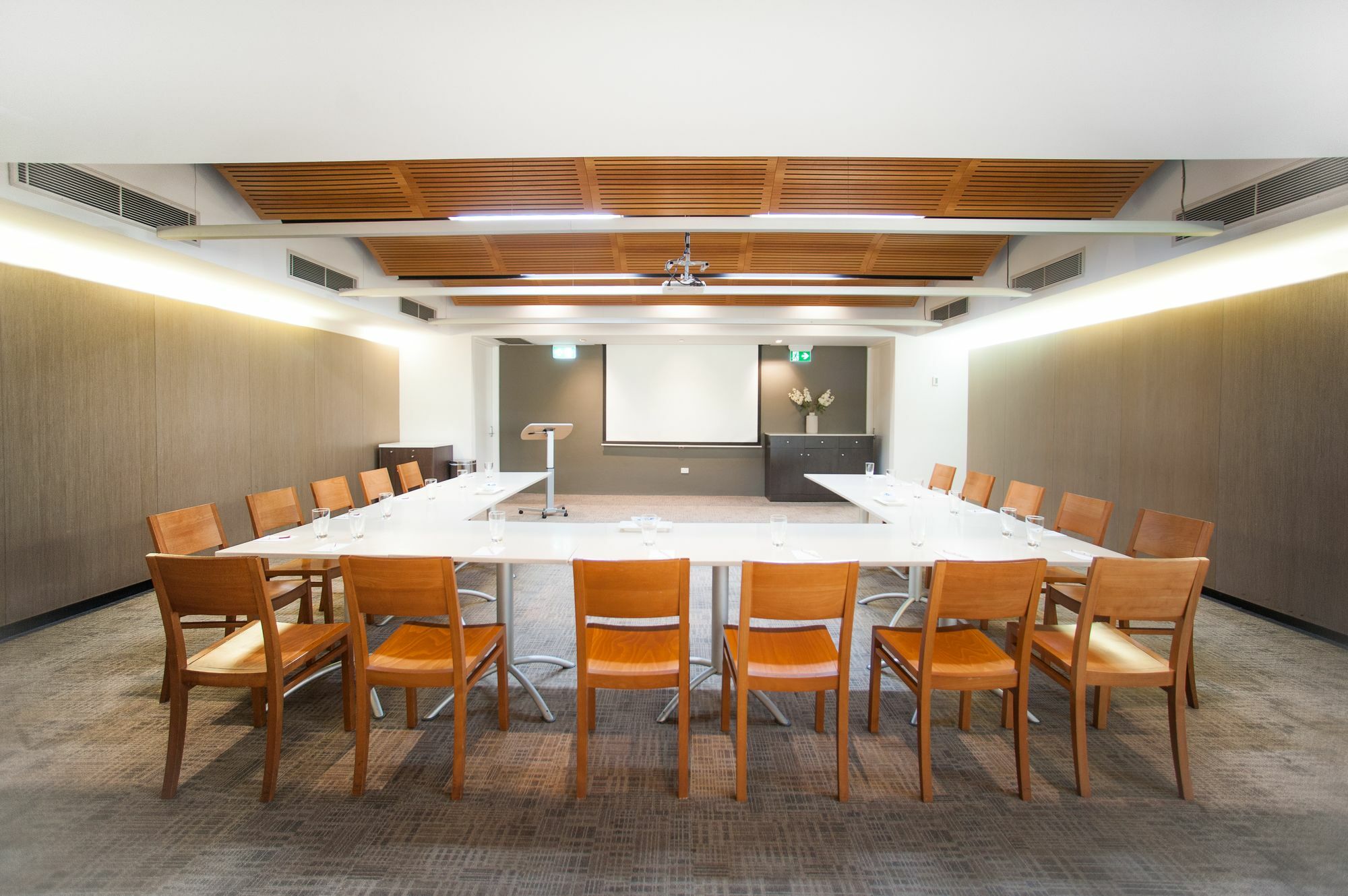 Ramada Hotel & Suites By Wyndham Cabramatta Extérieur photo